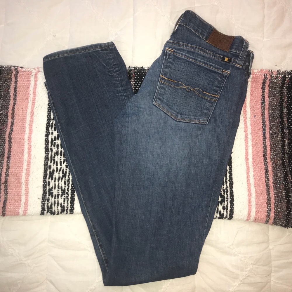 Size 4/27 lucky brand jeans great condition 👖